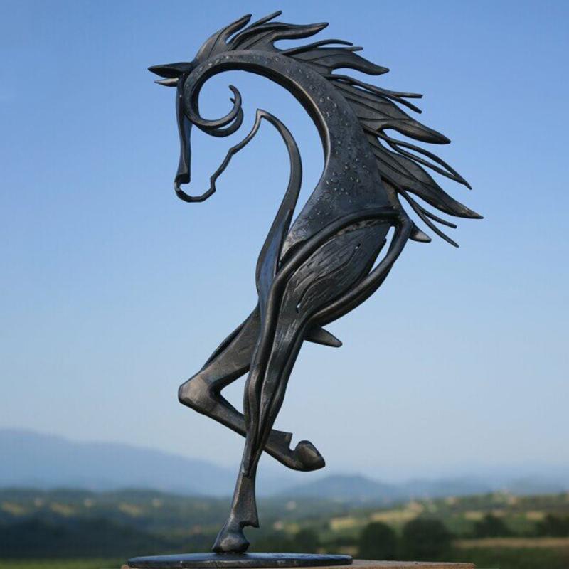 Horse sculpture decoration