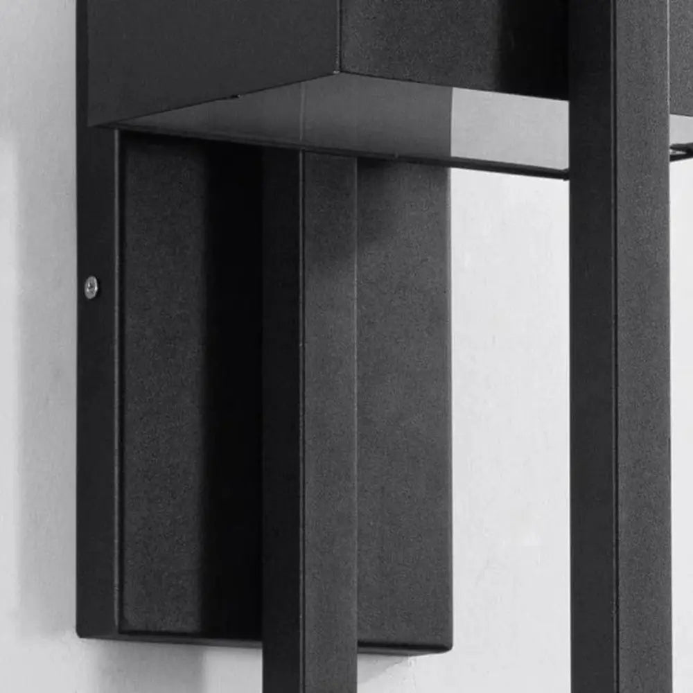 AuraBright – Modern Outdoor Wall Light with Energy-Efficient LED