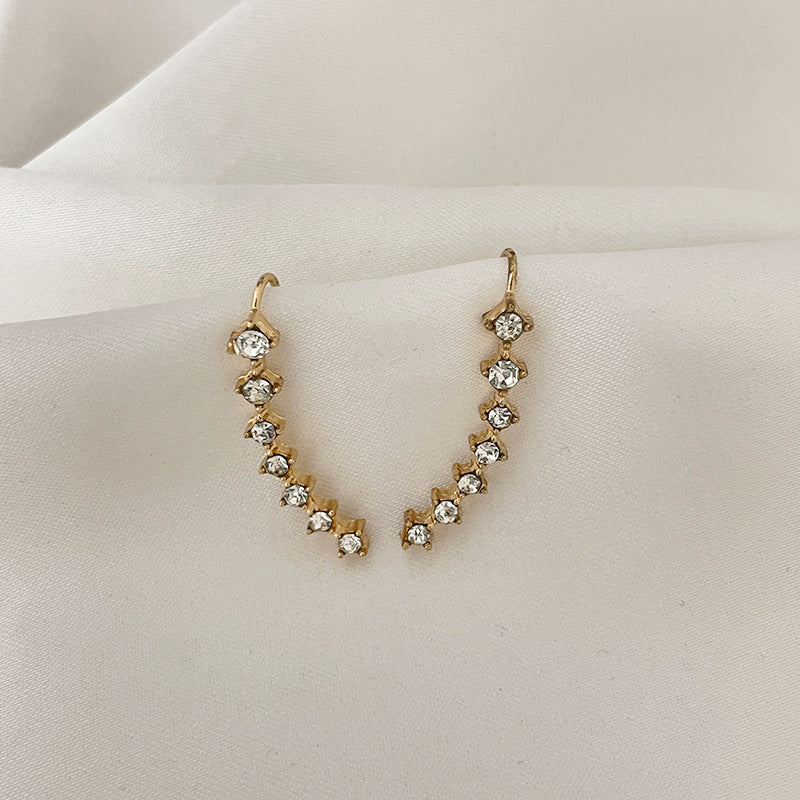 LuxeSparkle Sophisticated Diamond Accent