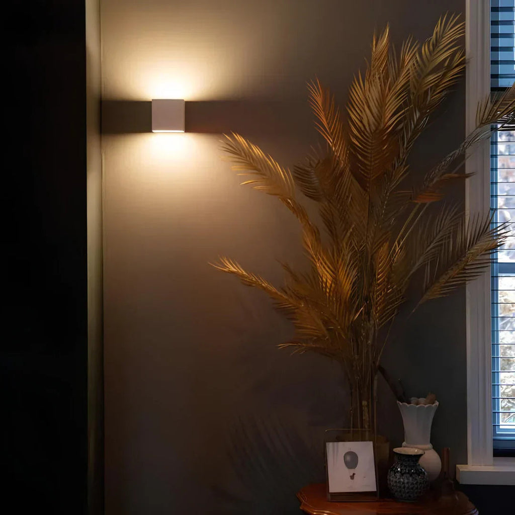 Luxe Wireless Rechargeable Wall Light – Motion Sensor & Warm LED Lighting (2700K)