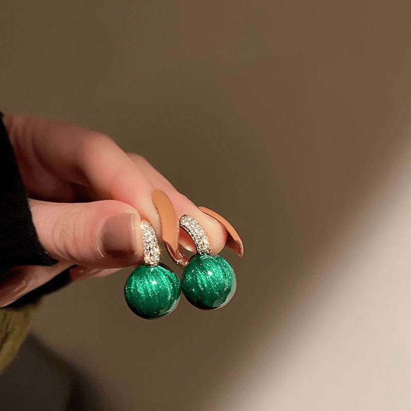 Earrings made of emerald pearls