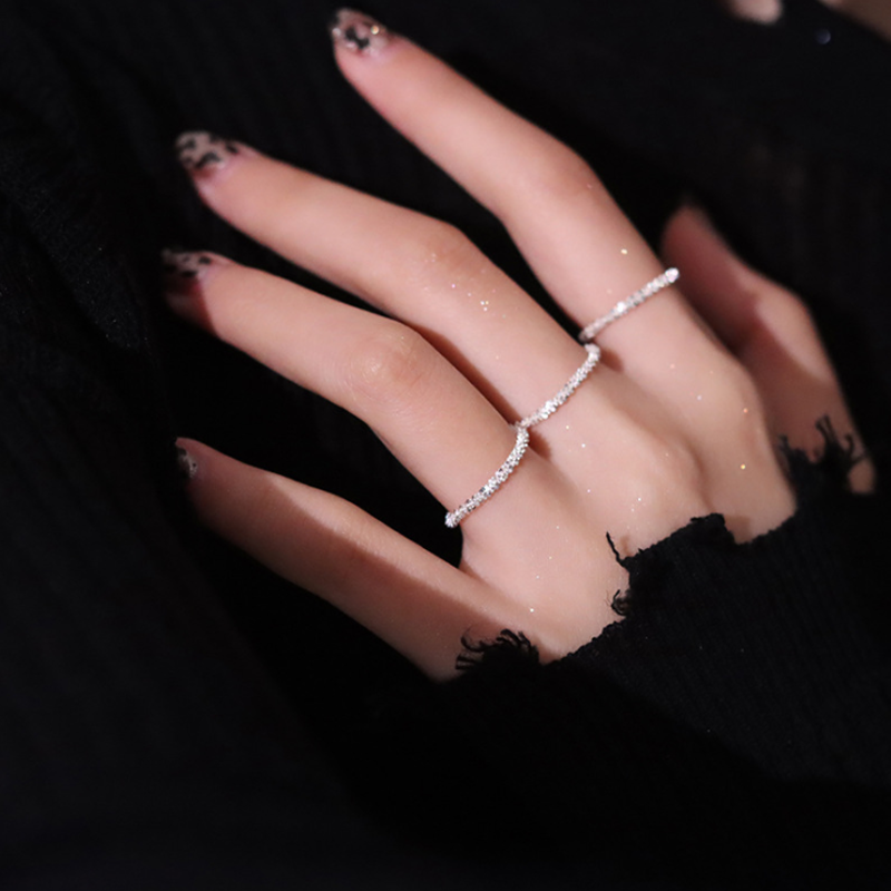 Simple thin glitter ring