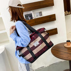 Fashionable checked travel bag