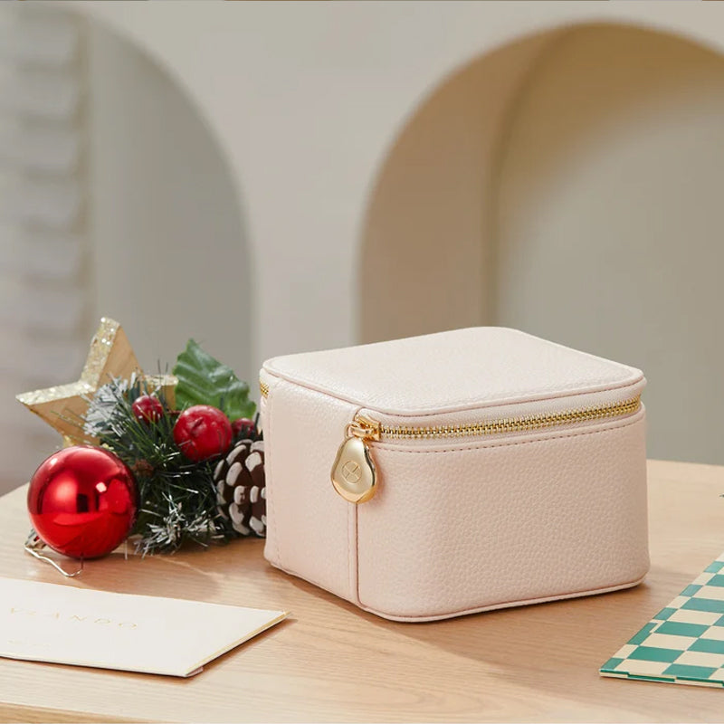 Leather jewelry box for travel