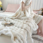 SnuggleFleece – Luxury Soft Blanket for All Seasons