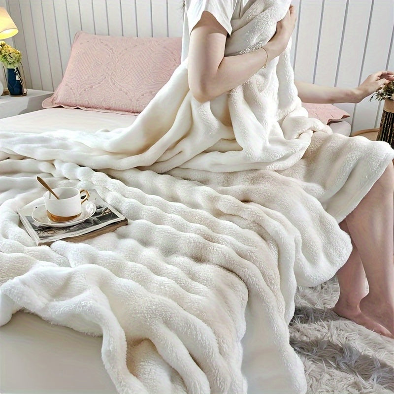 SnuggleFleece – Luxury Soft Blanket for All Seasons