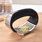 Simple manual garlic press