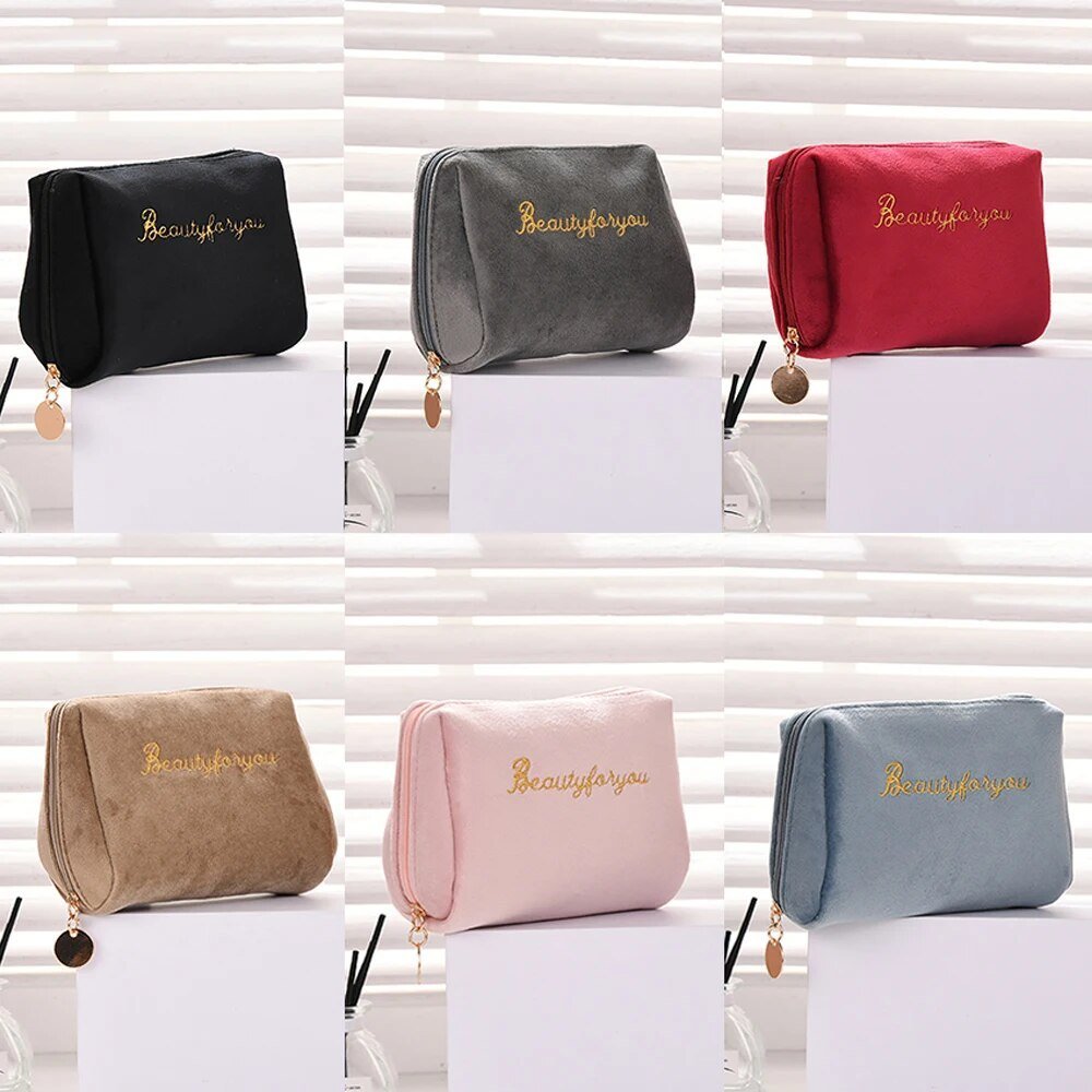 VelvetChic - Elegance and practicality - Chic makeup bag