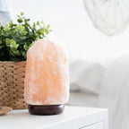 Himalayan salt lamp made of natural salt – Calming light for well-being and relaxation