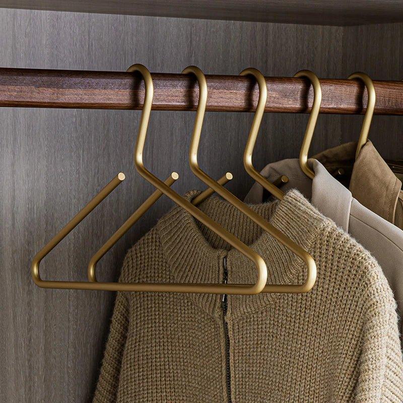 5 pieces of hangers made of solid matte gold/silver │ Seamless wardrobe organizer made of metal