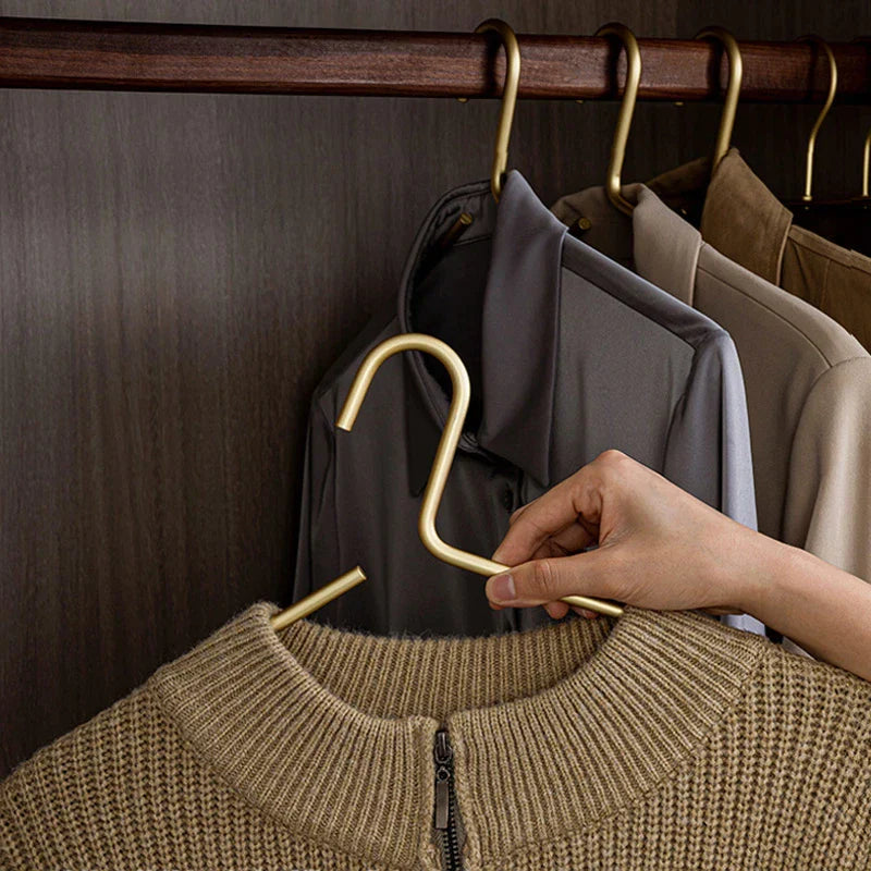 5 pieces of hangers made of solid matte gold/silver │ Seamless wardrobe organizer made of metal