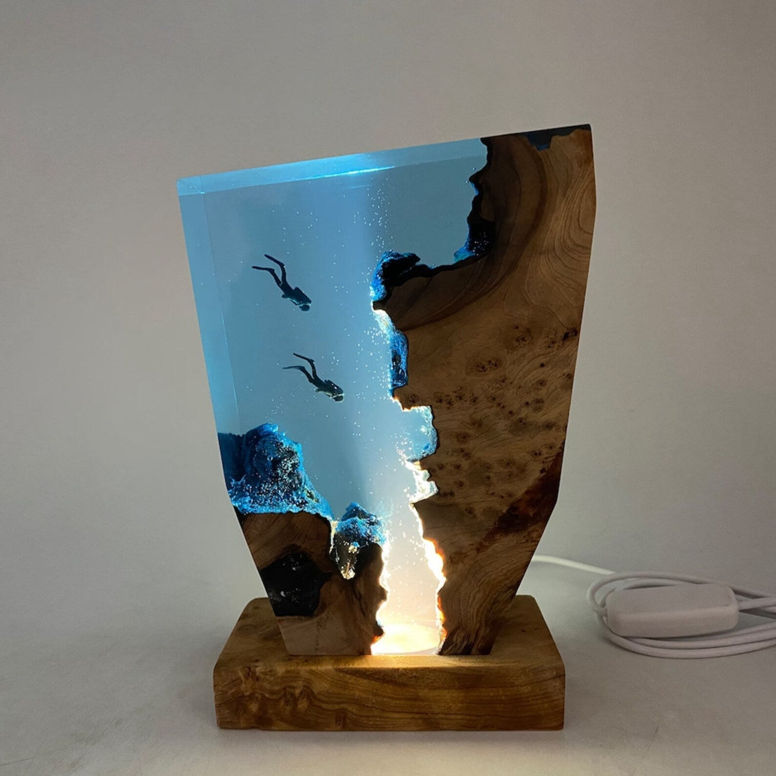Stylish Ocean Karst Diver Table Lamp for Your Home