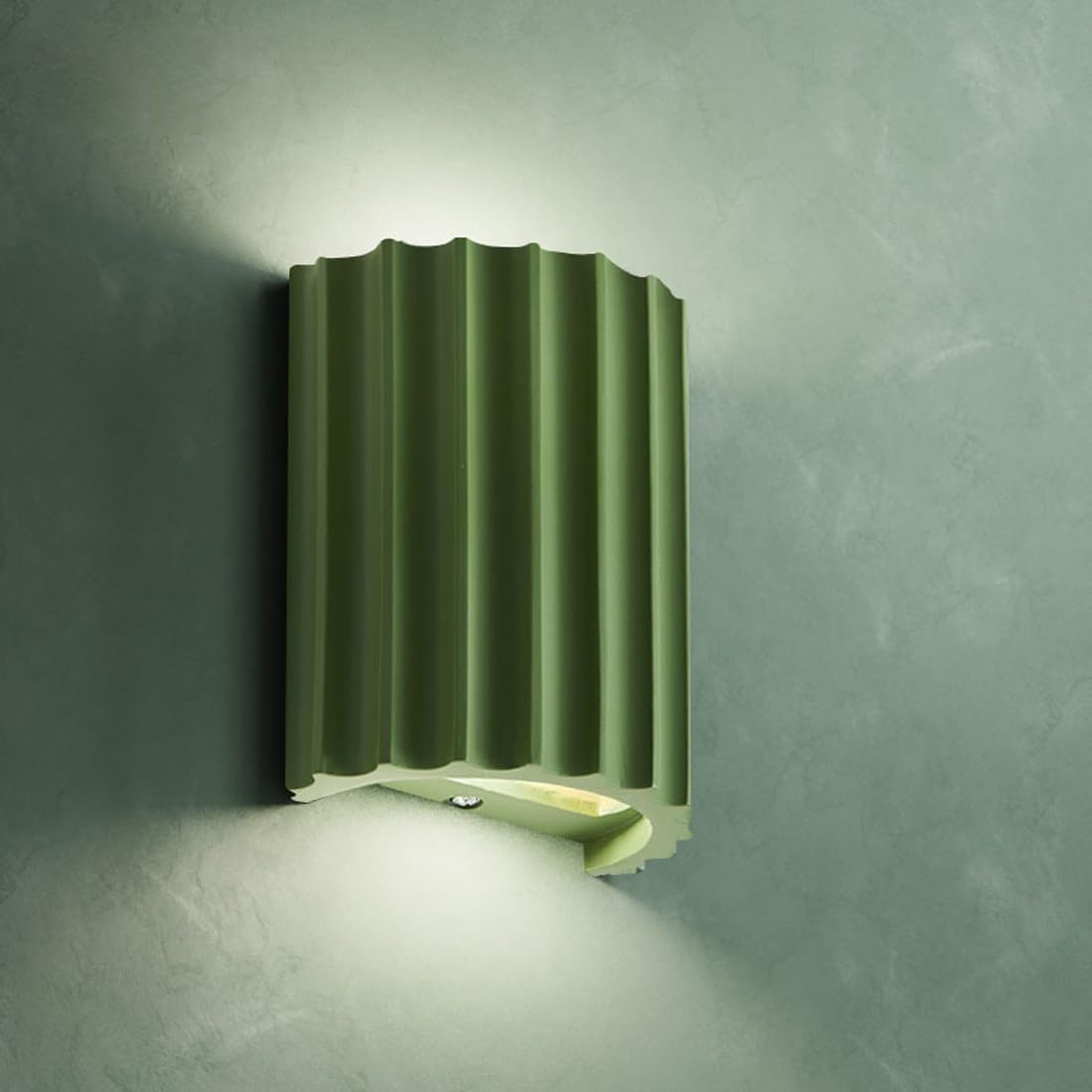Minimalist LED Wall Light – Soft Glow Up & Down Accent Lighting for Indoor Spaces