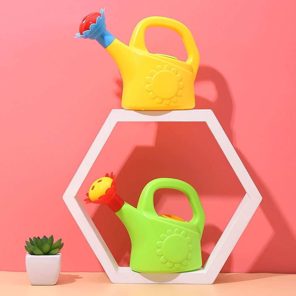 Children's watering can with flower mouth – Colorful plastic watering can for little gardeners