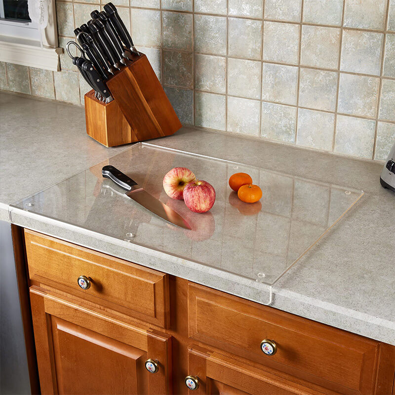 Non-slip, transparent cutting board in acrylic