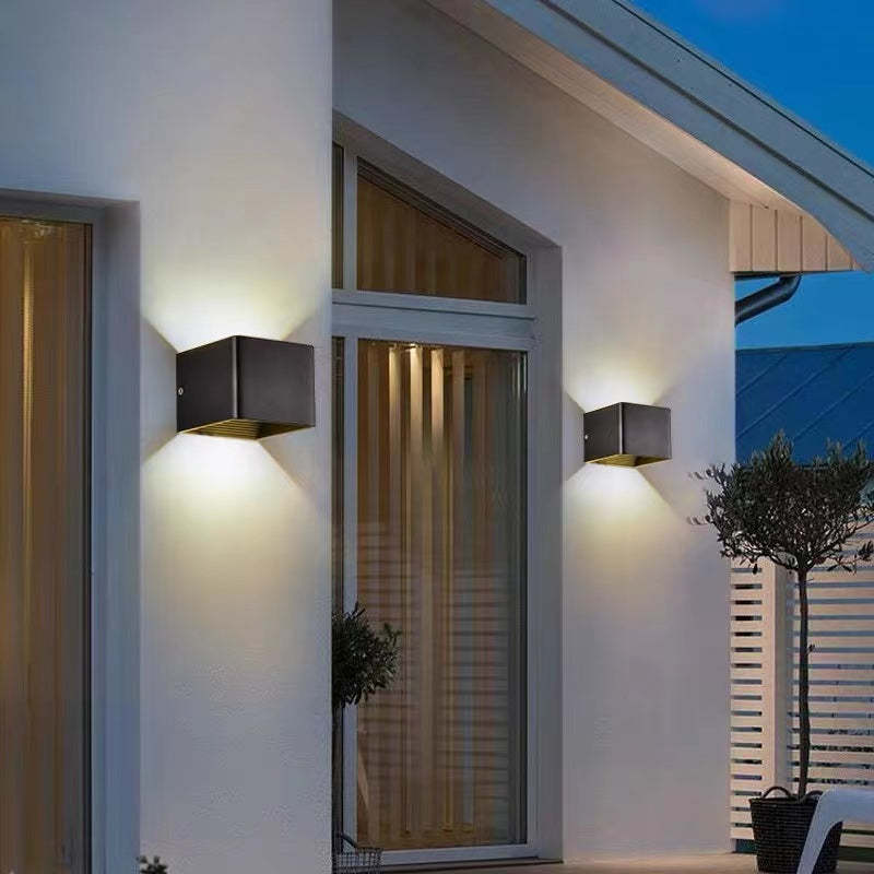 Modern Aluminum LED Wall Light – Waterproof