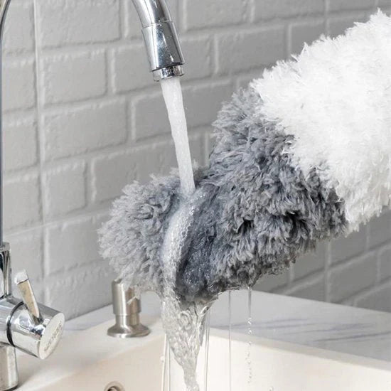 Expandable Duster with Extension Pole for Corners and Ceilings