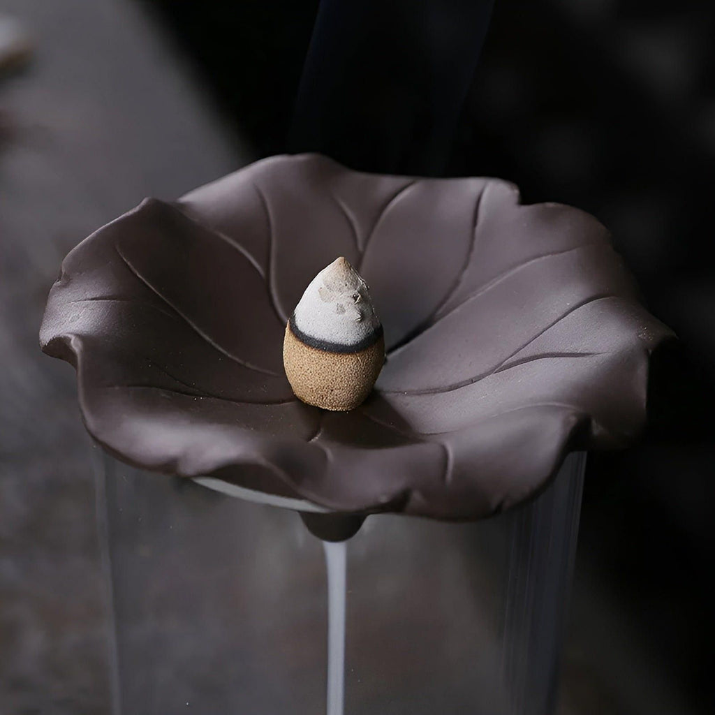 Elegant incense burner with backdraft for a calm and relaxed atmosphere