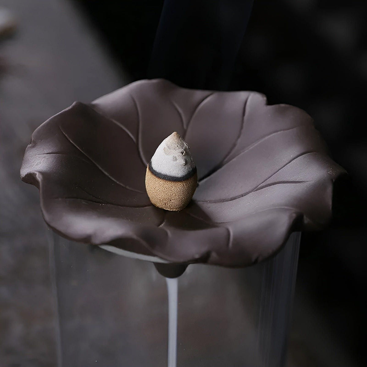 Elegant incense burner with backdraft for a calm and relaxed atmosphere