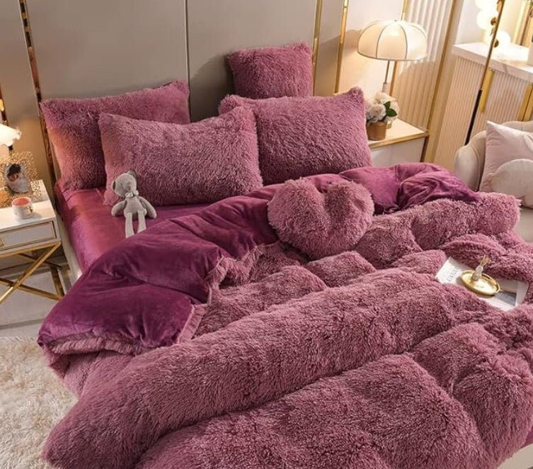 Luxury Plush Duvet Cover with Zipper Closure and Corner Straps