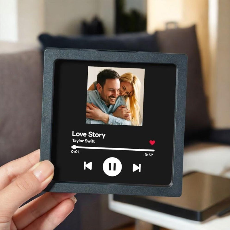 Music refrigerator magnet with adjustable volume