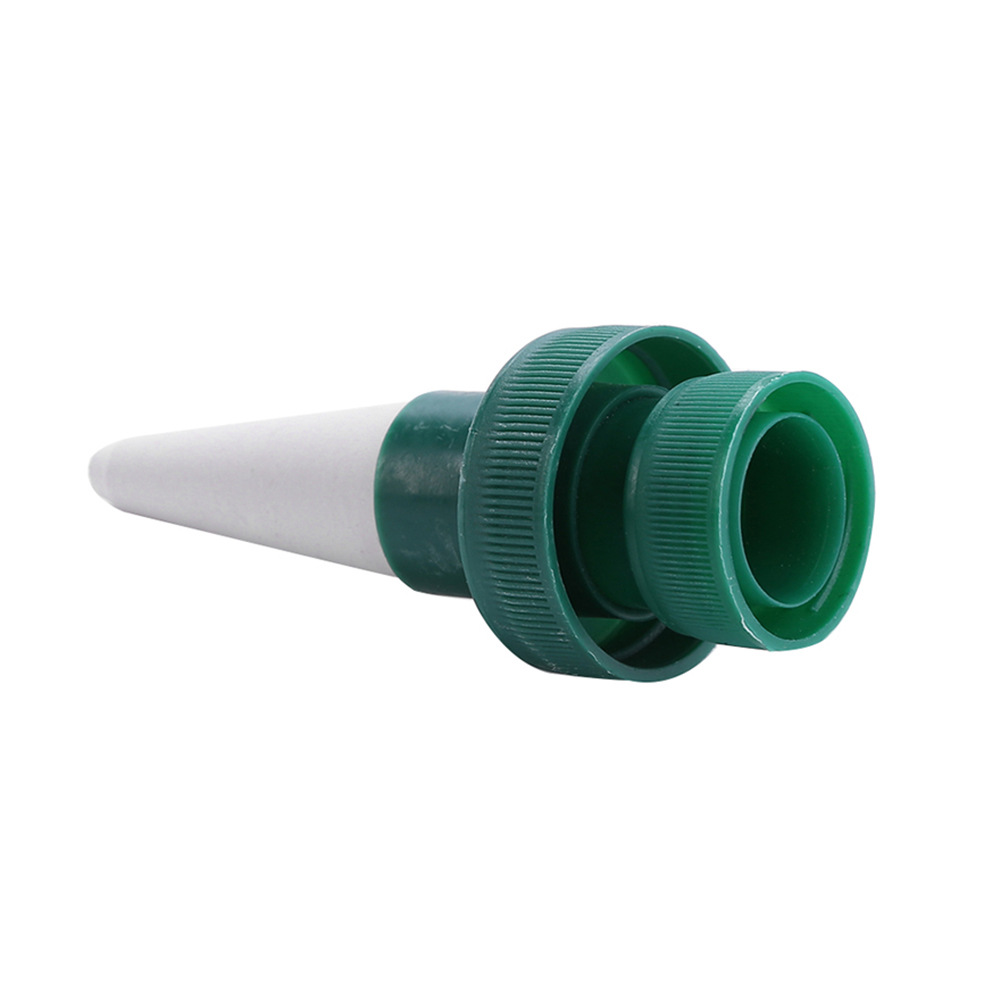 Self-watering spikes for plants – Automatic drip tips for bottles