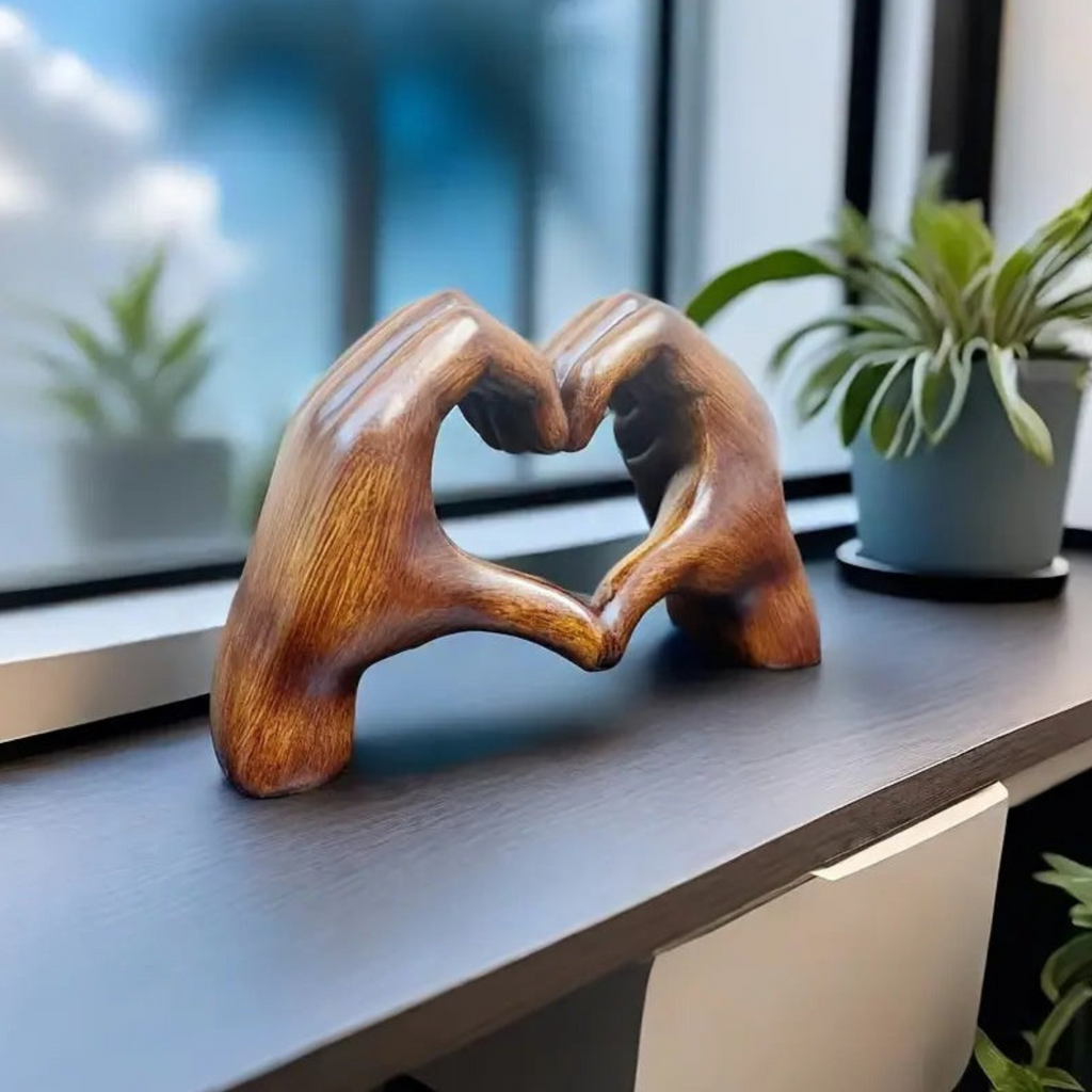 WoodLove - Heart-Shaped Handicraft Made of Oak Wood