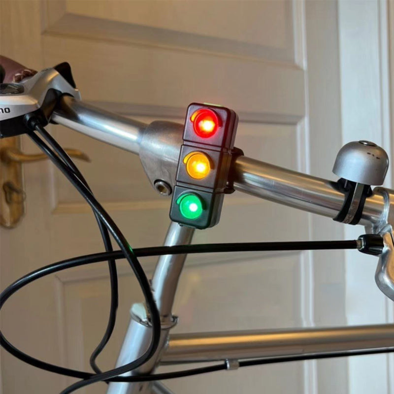 USB-rechargeable three-color bicycle light