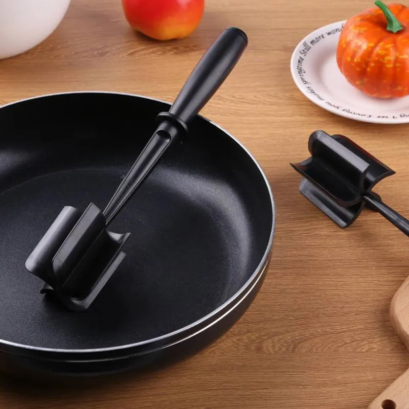 Multifunctional heat-resistant meat masher