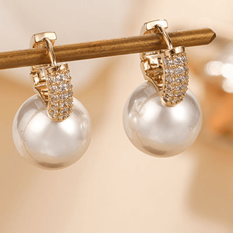 Earrings made of emerald pearls