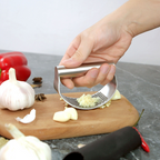Manual Garlic Press made of Stainless Steel
