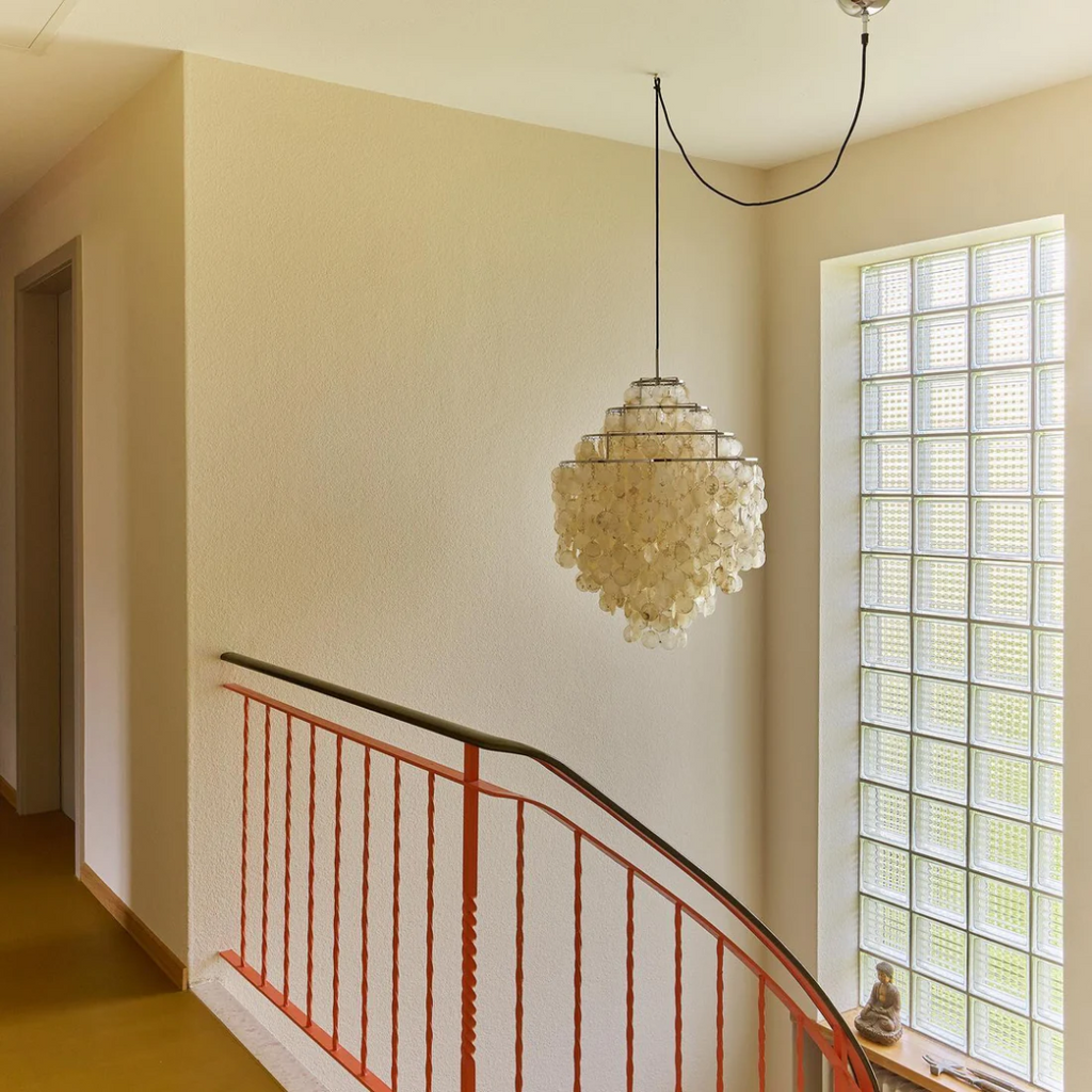 Stylish Vintage Lamp with Shells and Coastal Atmosphere
