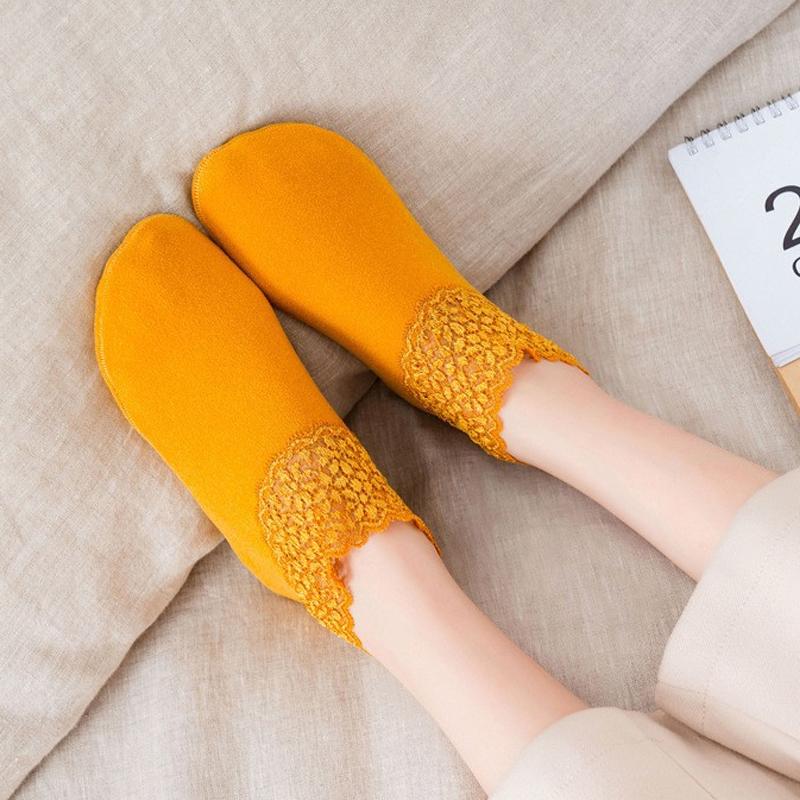 New warm socks with stylish lace