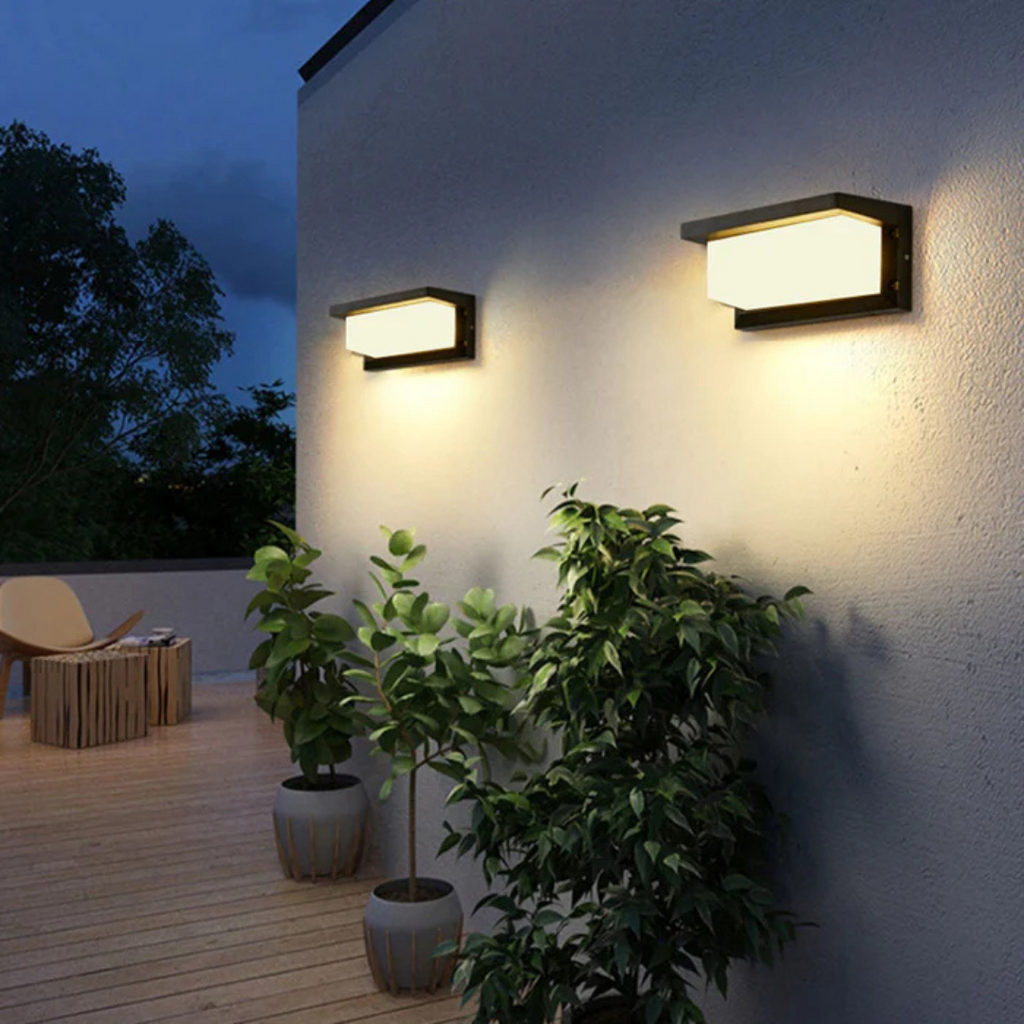 Outdoor LED Wall Lamp with Motion Sensor and Energy-Efficient Lighting