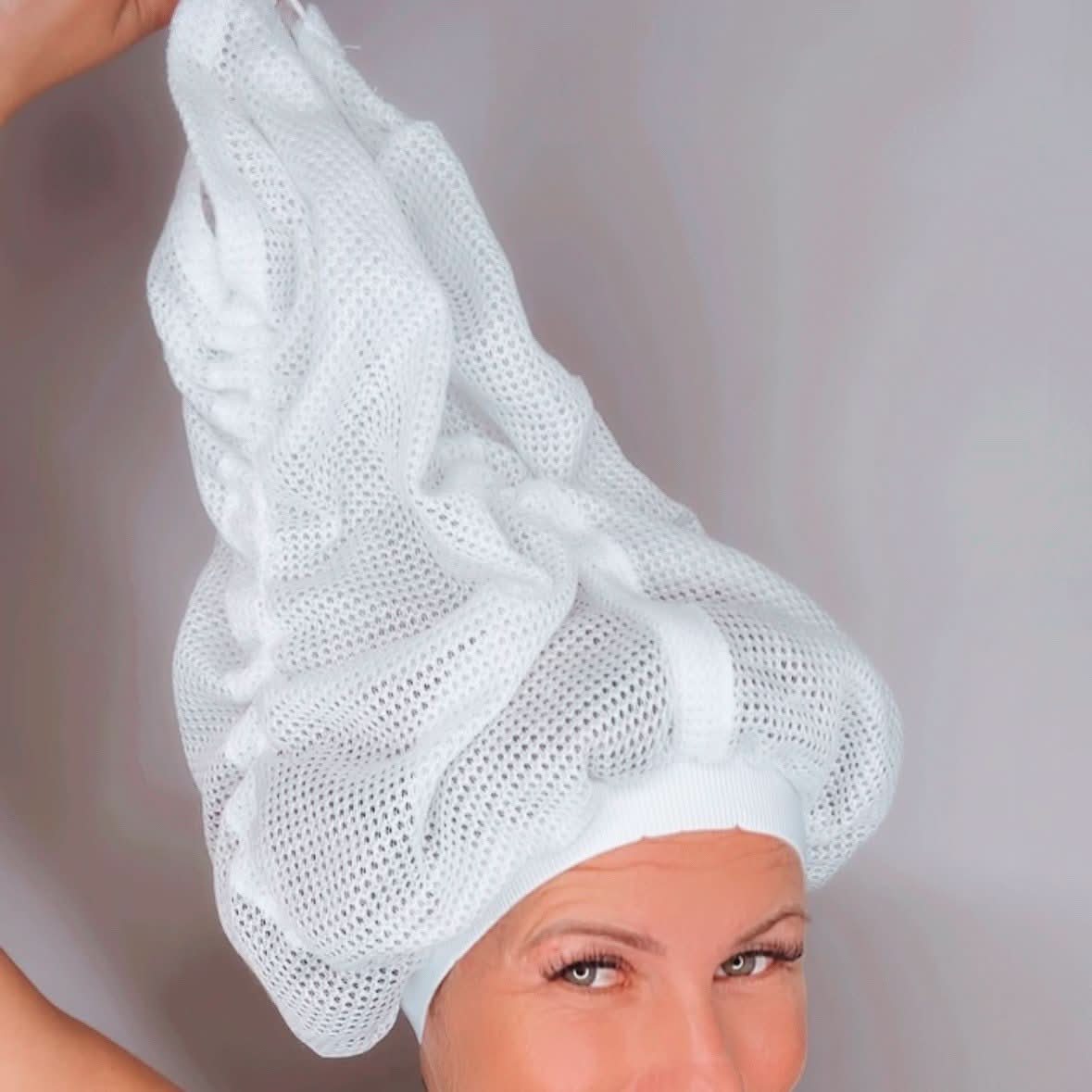 Net Plopping Cap for Curly Hair – Frizz-Free Drying Bonnet