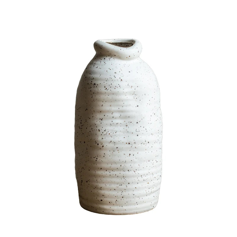 Arcadia Vase – Handcrafted ceramic vase in Nordic design