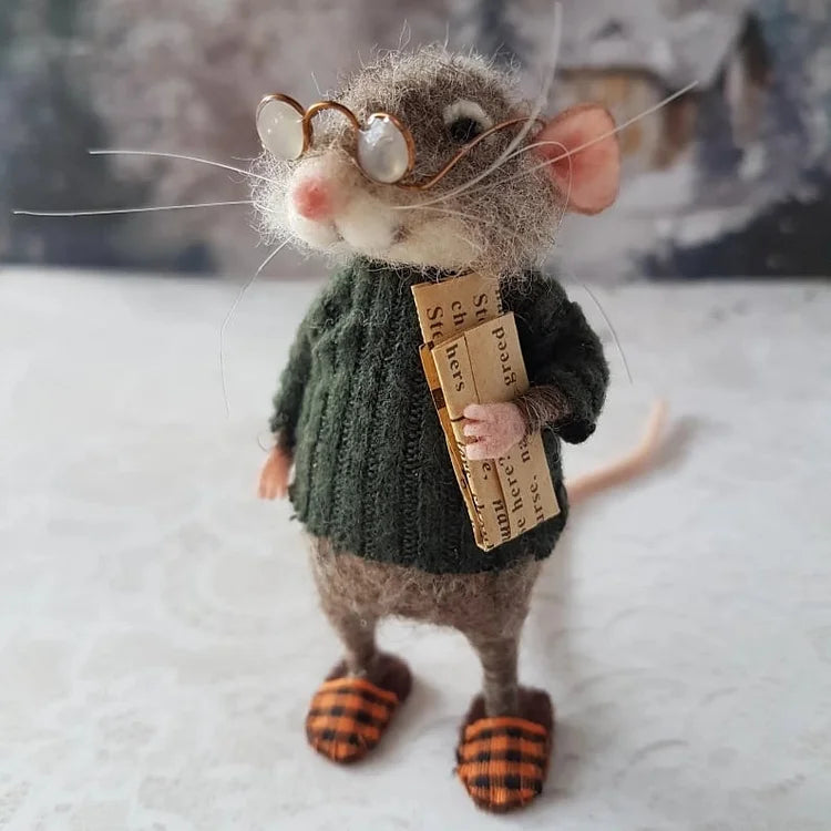 Handmade felt mouse | Christmas decoration & gift idea | Needle felted from wool & fabric | Sustainable