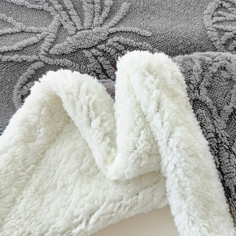 Cozy Luxe – Soft Fleece Blanket with Butterfly Design