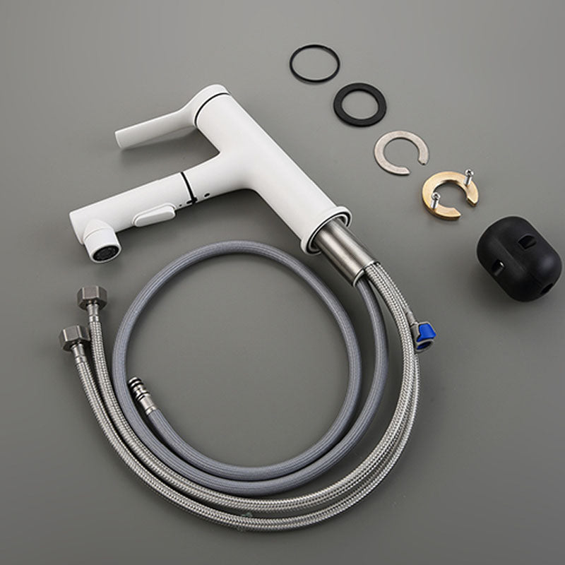 Contemporary Single Handle Faucet Retractable Sink Faucet with Lever Handle
