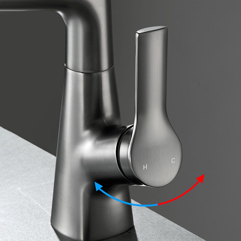Modern 1-Lever Sink Faucet Round Basin Faucet Brass