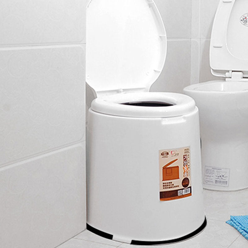 Modern Plastic Floor-Mounted Toilet Bowl with Seat for the Bathroom