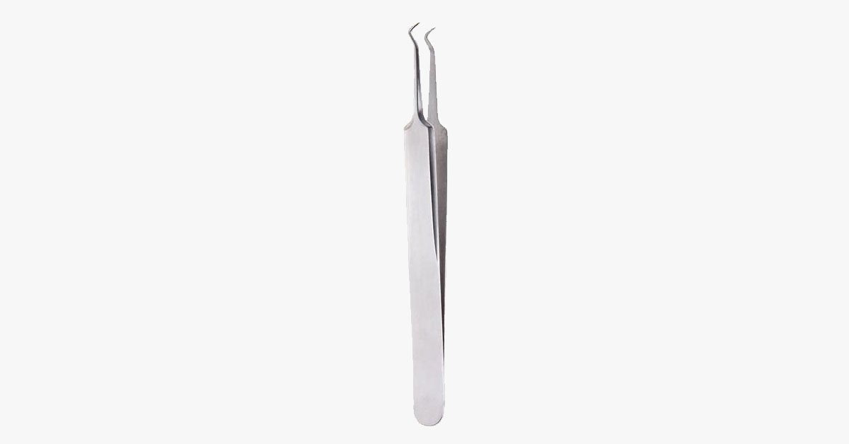 Safe use of blackhead remover tweezers - Provides precise grip on the blackheads without damaging the skin