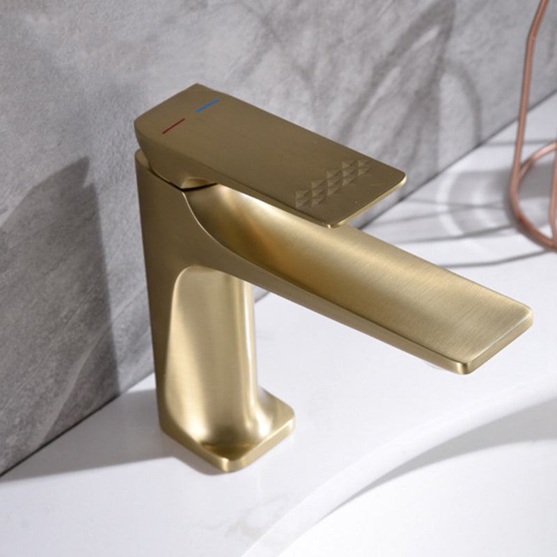 Modern Bathroom Faucet Brass Deep Curve Lever Handle with Faucet Hose
