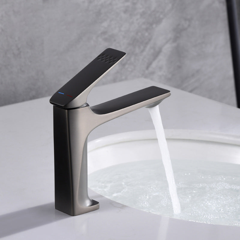 Modern Bathroom Faucet Brass Deep Curve Lever Handle with Faucet Hose