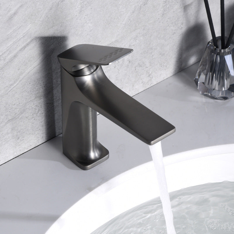 Modern Bathroom Faucet Brass Deep Curve Lever Handle with Faucet Hose