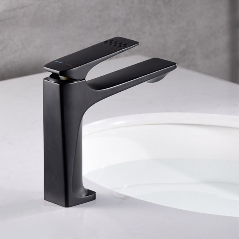 Modern Bathroom Faucet Brass Deep Curve Lever Handle with Faucet Hose