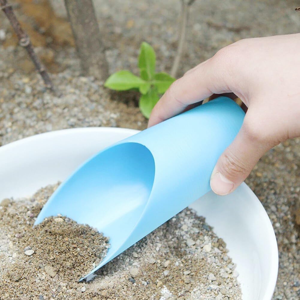 Plastic Plant Spade – Practical Tool for Transplanting and Fertilizing Plants