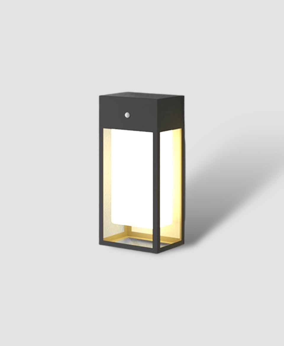 SolarAura – Smart Solar Wall Lamp for the Garden