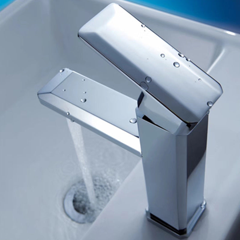 Single Hole Faucet 6.69" H Modern Low Arc Bathroom Faucet