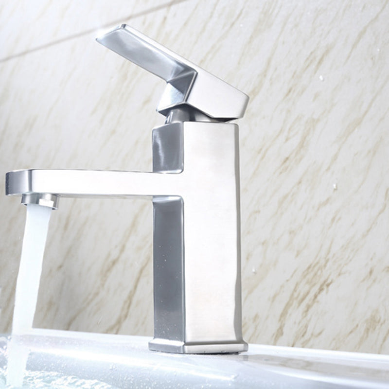 Basic sink faucet simple low arc metal centerset sink faucet for bathroom
